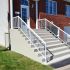 Balcon en béton recouvert de crépi acrylique gris pour une protection et un esthétisme optimal.